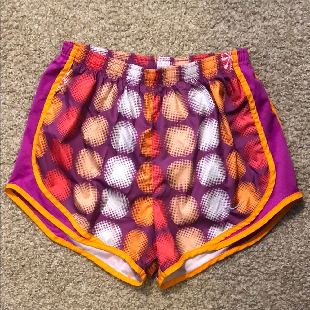 Nike women’s tempo shorts size small